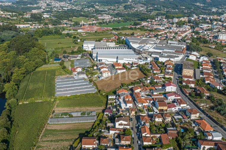 Terreno para Venda em Santo Tirso, Couto (Santa Cristina e São Miguel) e Burgães Foto 8