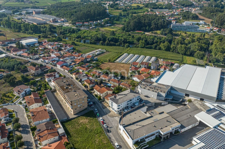 Terreno para Venda em Santo Tirso, Couto (Santa Cristina e São Miguel) e Burgães Foto 10