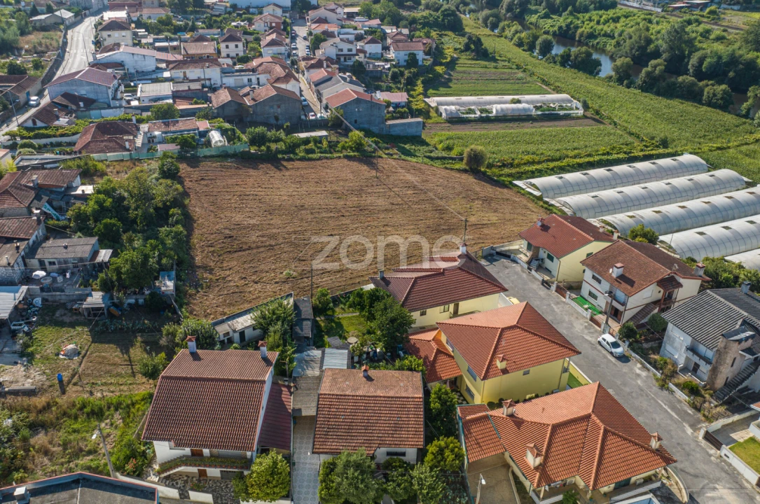 Terreno para Venda em Santo Tirso, Couto (Santa Cristina e São Miguel) e Burgães Foto 1