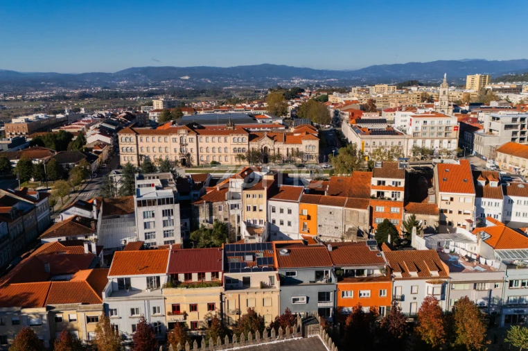 Apartamento T2 para Arrendamento em Braga (São José de São Lázaro e São João do Souto) Foto 32