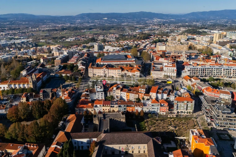 Apartamento T2 para Arrendamento em Braga (São José de São Lázaro e São João do Souto) Foto 33