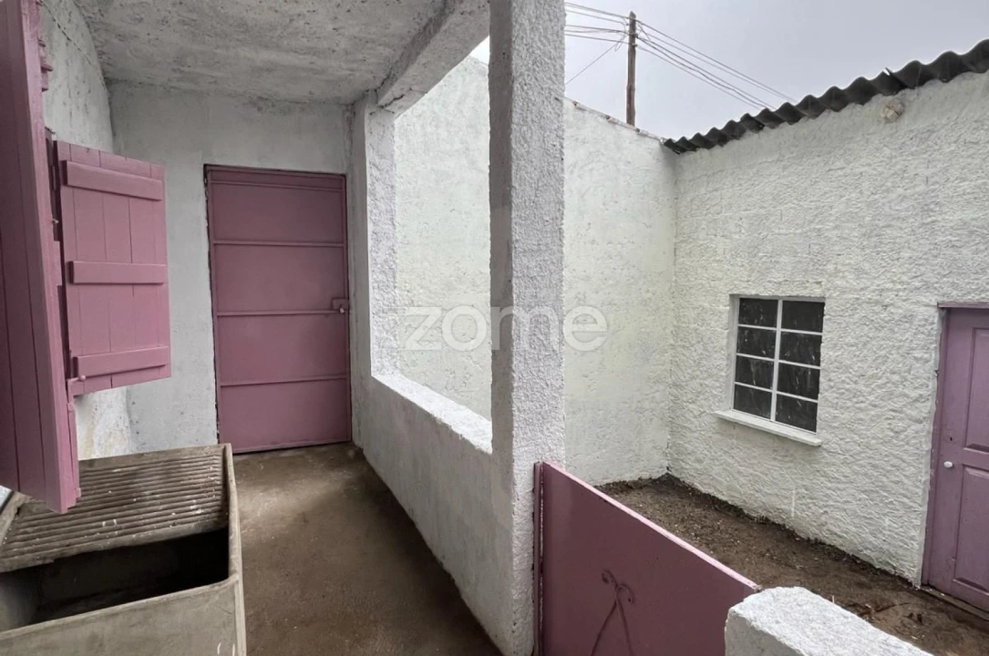 Moradia T4 para Venda em Forno Telheiro Foto 10