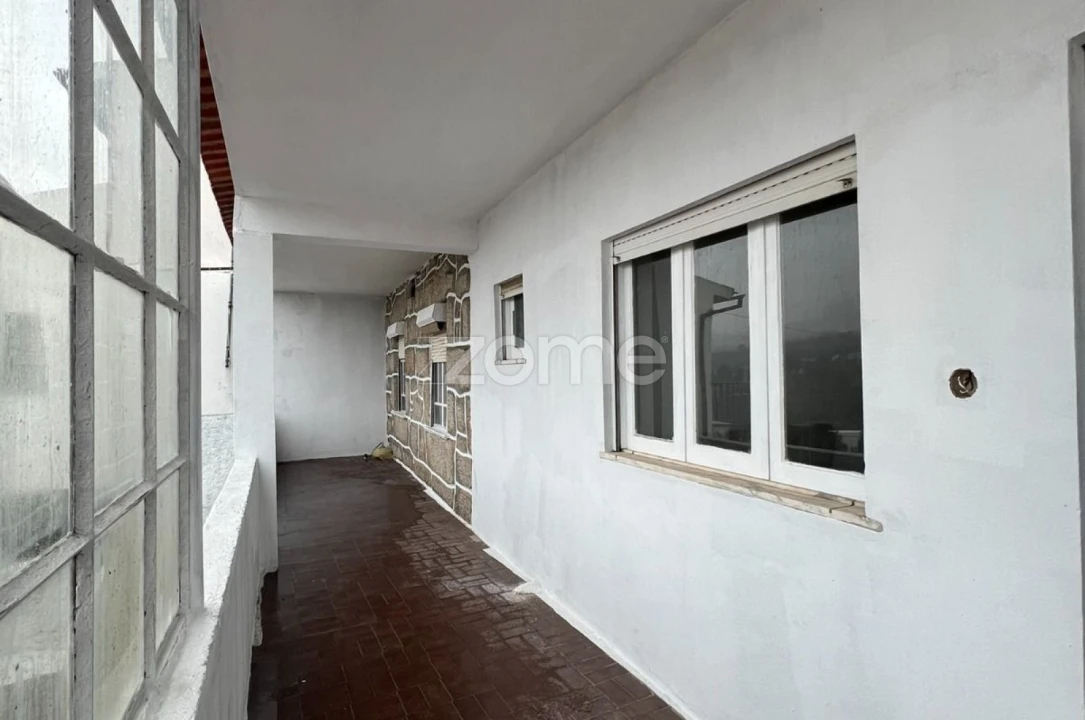 Moradia T4 para Venda em Forno Telheiro Foto 30