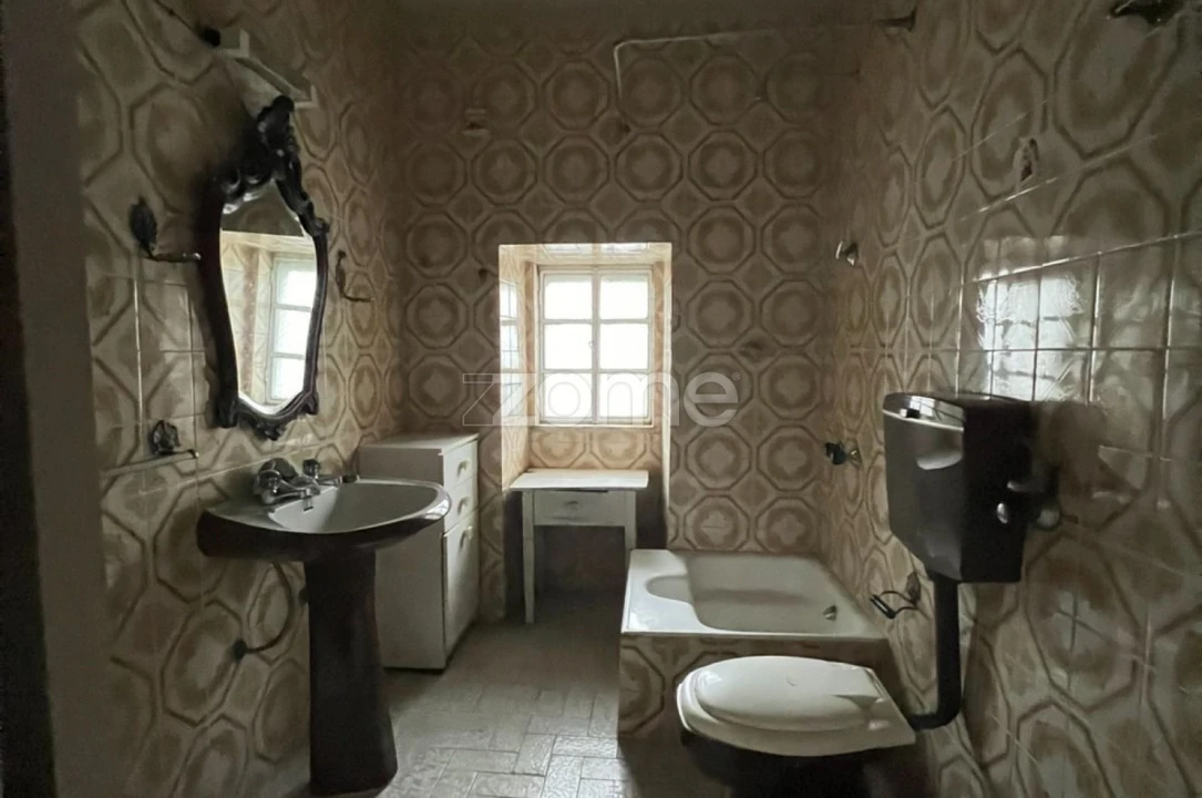 Moradia T4 para Venda em Forno Telheiro Foto 27