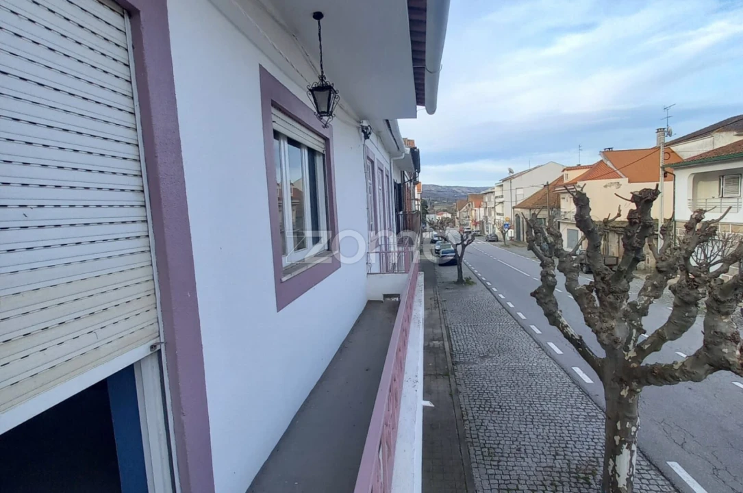 Moradia T4 para Venda em Forno Telheiro Foto 44