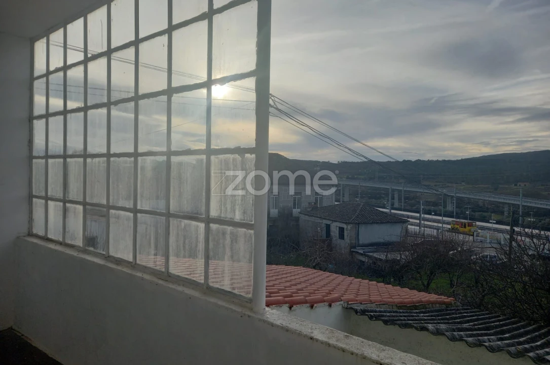 Moradia T4 para Venda em Forno Telheiro Foto 38