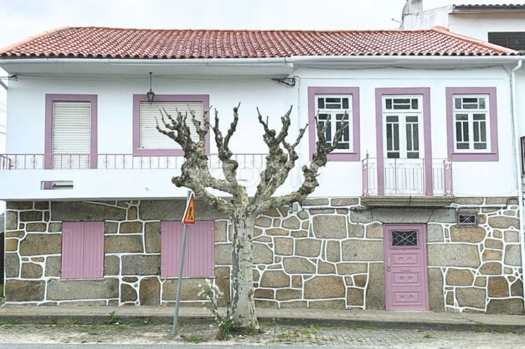 Moradia T4 para Venda em Forno Telheiro Foto 2