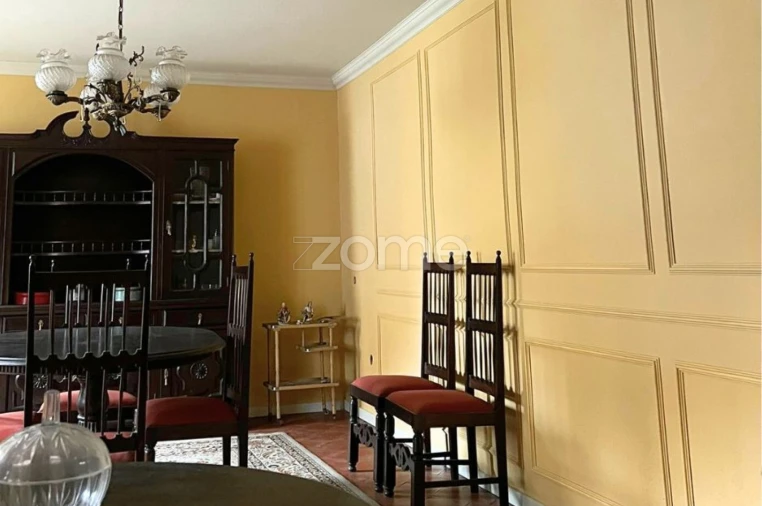 Moradia T4 para Venda em Forno Telheiro Foto 8