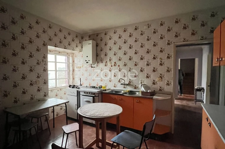 Moradia T4 para Venda em Forno Telheiro Foto 5