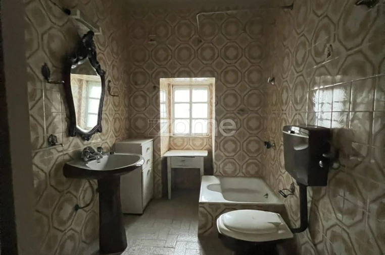 Moradia T4 para Venda em Forno Telheiro Foto 27