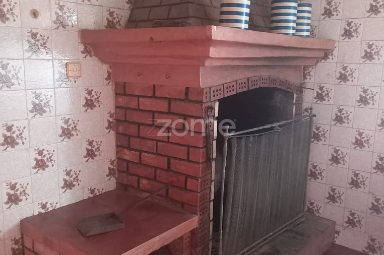 Moradia T4 para Venda em Forno Telheiro Foto 10