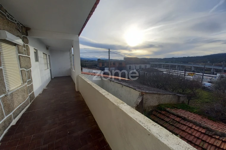 Moradia T4 para Venda em Forno Telheiro Foto 40