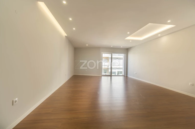 Apartamento T2 para Arrendamento em Carcavelos e Parede Foto 3