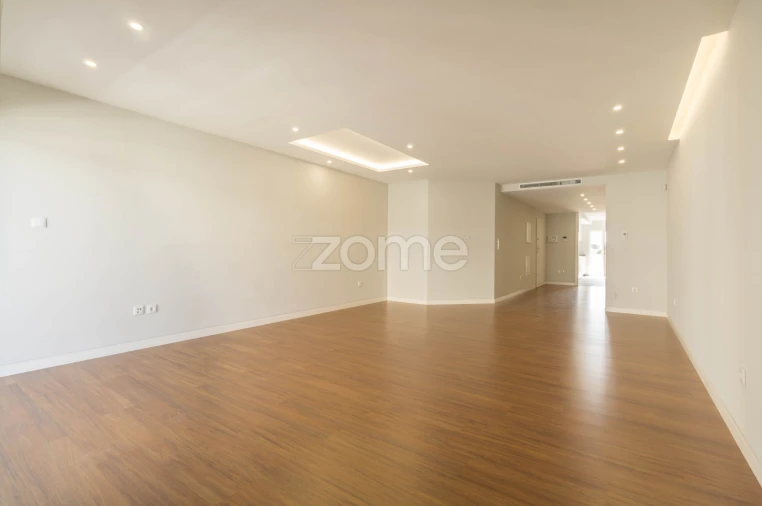 Apartamento T2 para Arrendamento em Carcavelos e Parede Foto 2