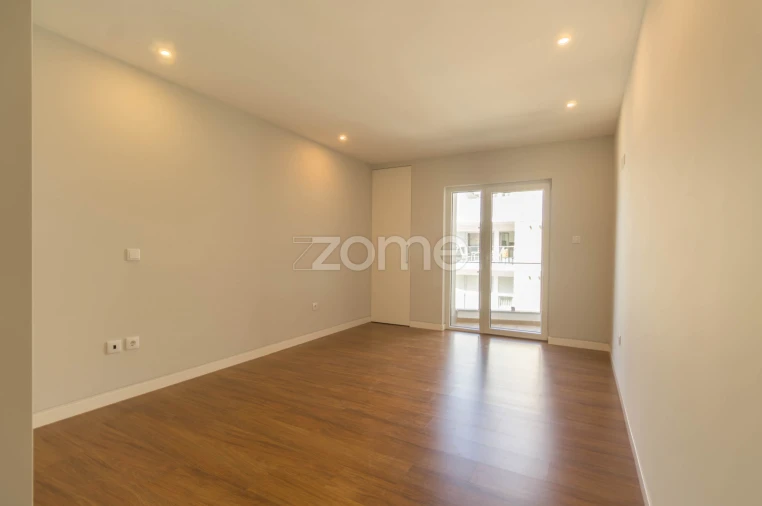 Apartamento T2 para Arrendamento em Carcavelos e Parede Foto 11
