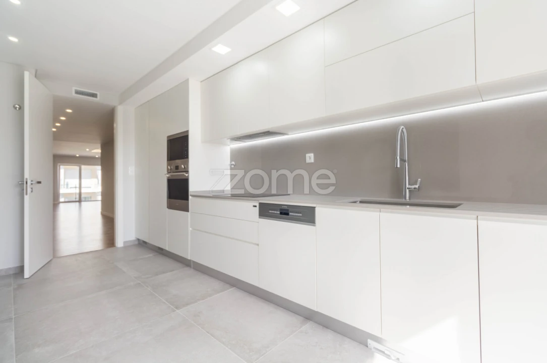 Apartamento T2 para Arrendamento em Carcavelos e Parede Foto 9