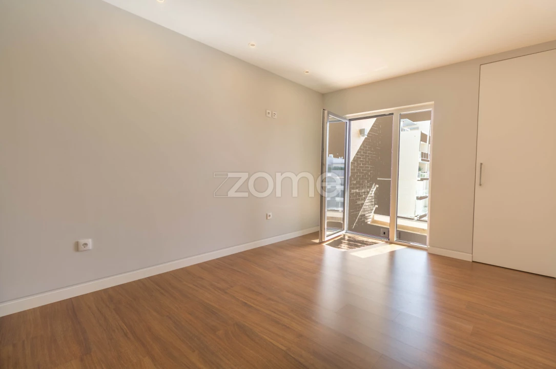 Apartamento T2 para Arrendamento em Carcavelos e Parede Foto 17