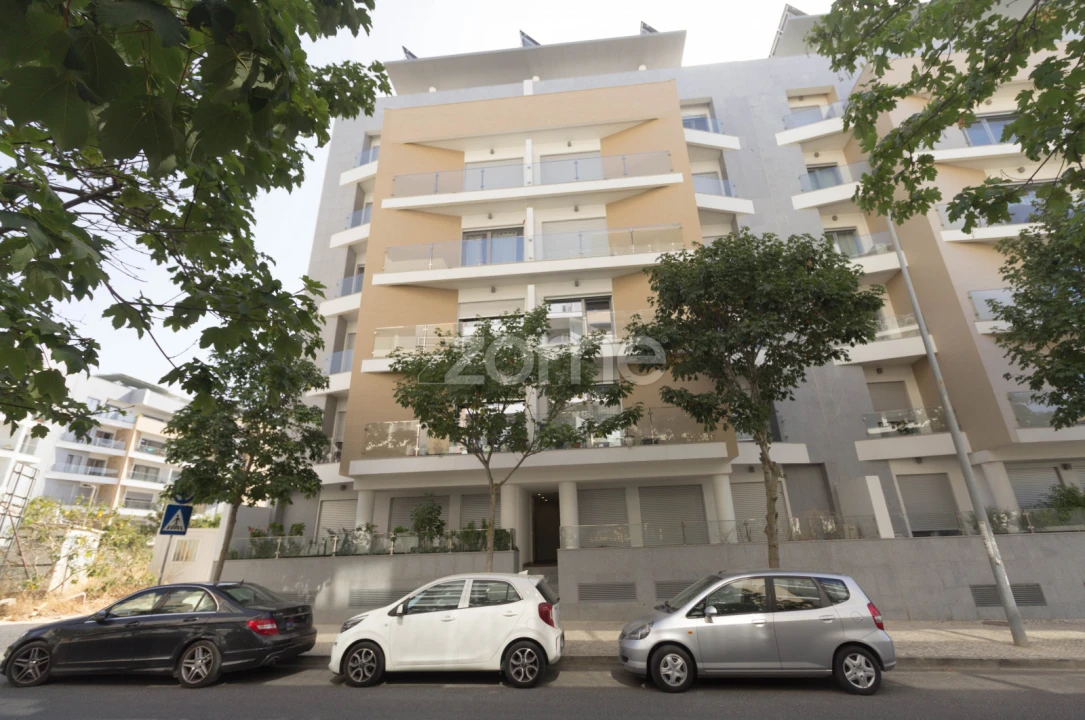 Apartamento T2 para Arrendamento em Carcavelos e Parede Foto 22