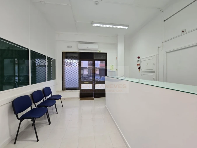 Negócio para Arrendamento em Mina de Água Foto 1