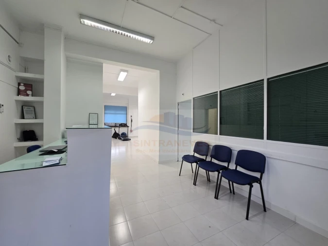 Negócio para Arrendamento em Mina de Água Foto 2