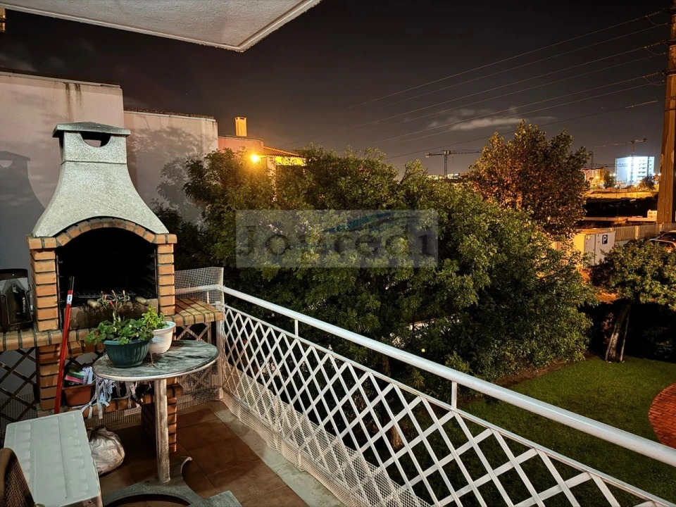 Apartamento T3 para Venda em São Domingos de Rana Foto 32