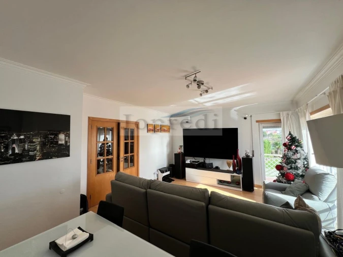 Apartamento T3 para Venda em São Domingos de Rana Foto 2