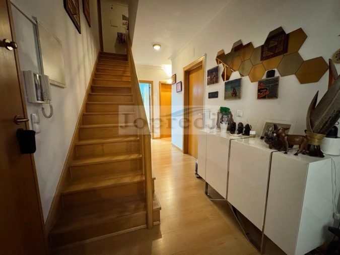 Apartamento T3 para Venda em São Domingos de Rana Foto 23