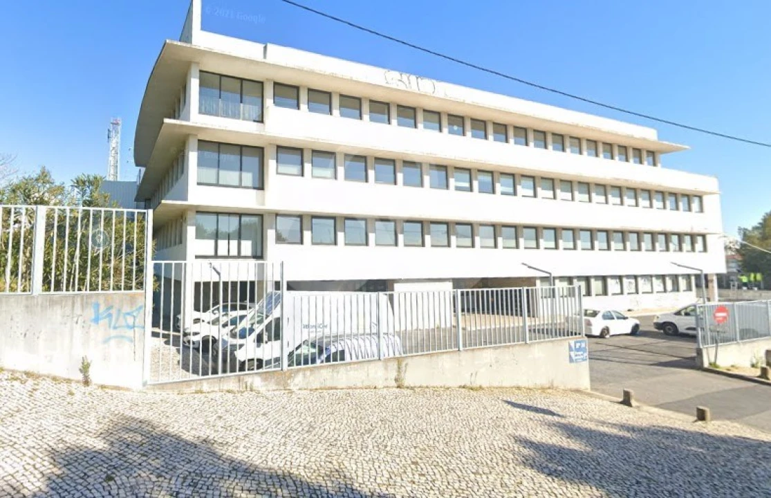 Negócio para Venda em Massamá e Monte Abraão Foto 13