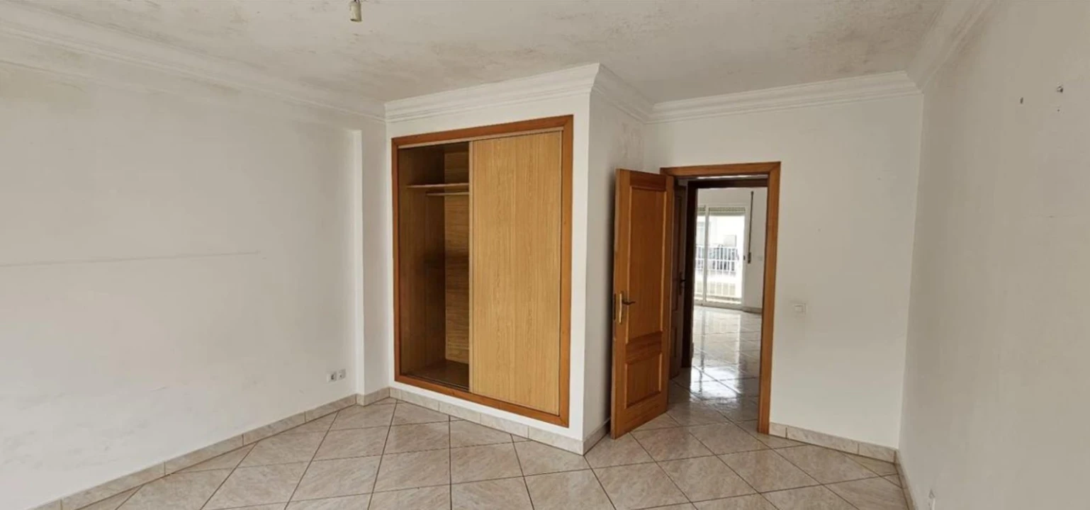 Apartamento T2 para Venda em Olhão Foto 8