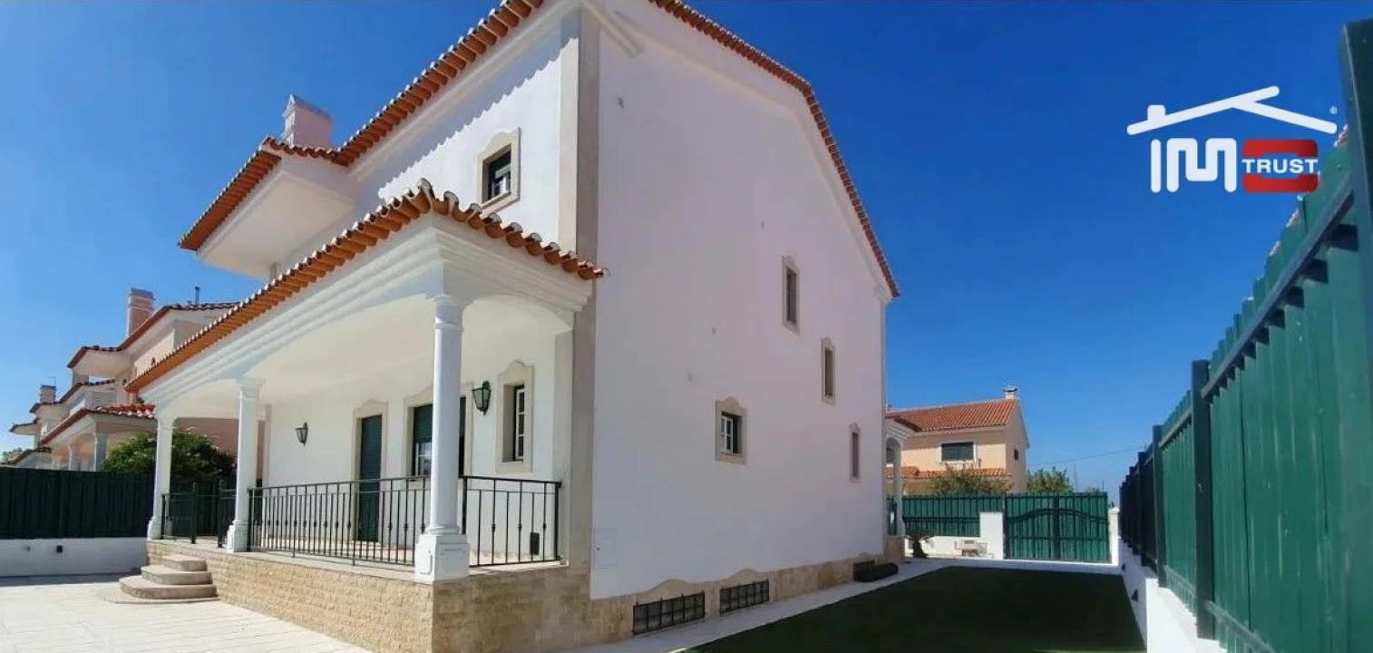 Moradia T4 para Arrendamento em Atalaia e Alto Estanqueiro-Jardia Foto 5