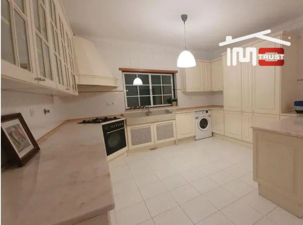 Moradia T4 para Arrendamento em Atalaia e Alto Estanqueiro-Jardia Foto 10