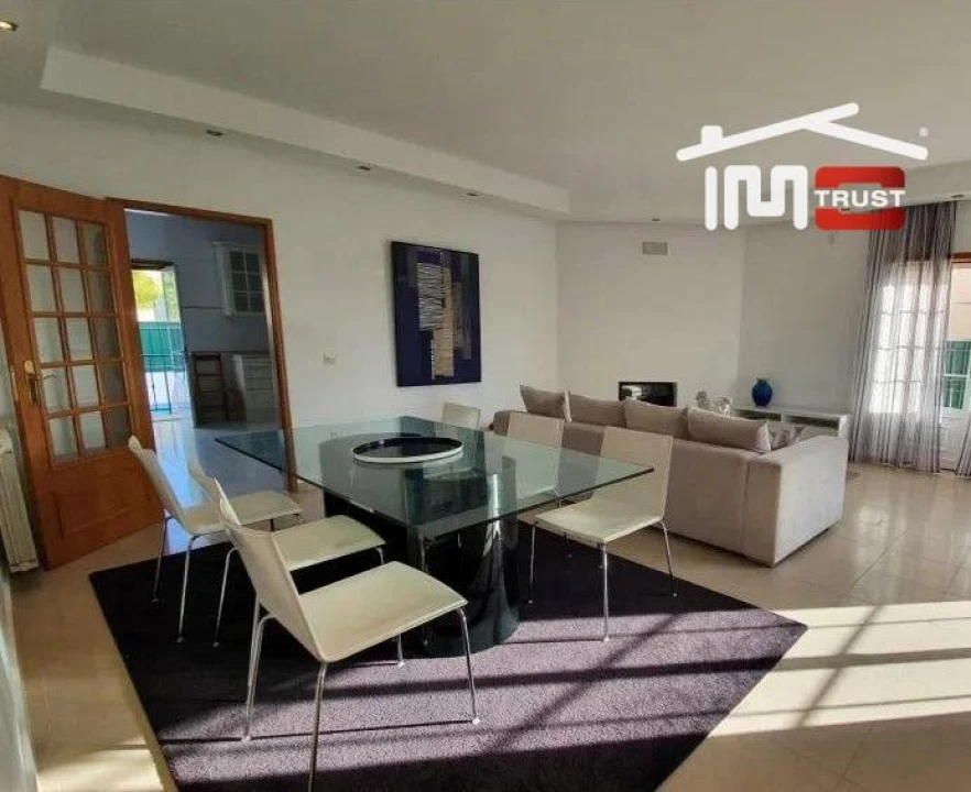 Moradia T4 para Arrendamento em Atalaia e Alto Estanqueiro-Jardia Foto 11