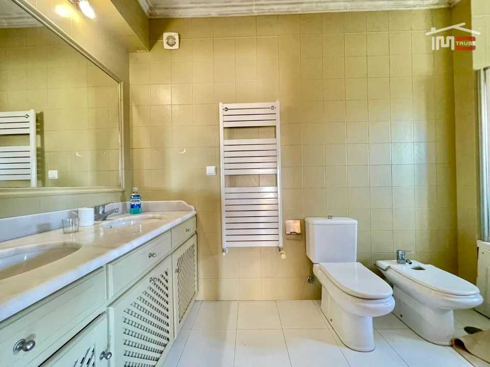 Moradia T4 para Arrendamento em Atalaia e Alto Estanqueiro-Jardia Foto 26