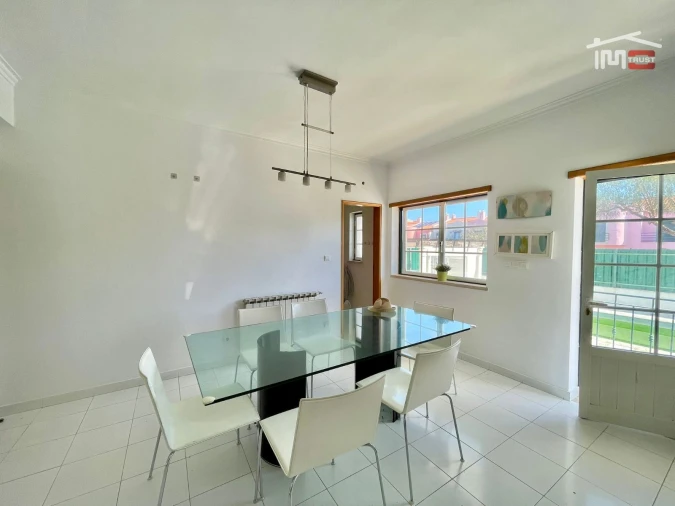 Moradia T4 para Arrendamento em Atalaia e Alto Estanqueiro-Jardia Foto 12