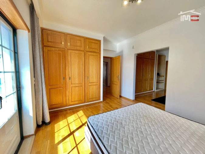 Moradia T4 para Arrendamento em Atalaia e Alto Estanqueiro-Jardia Foto 23