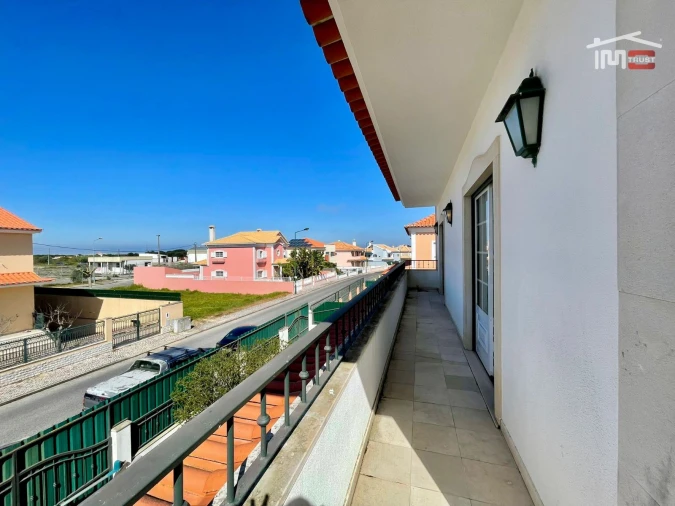 Moradia T4 para Arrendamento em Atalaia e Alto Estanqueiro-Jardia Foto 30