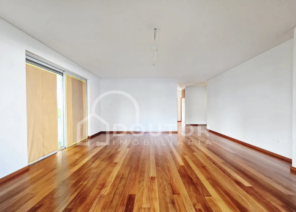 Apartamento T3 para Venda em São Martinho Foto 2