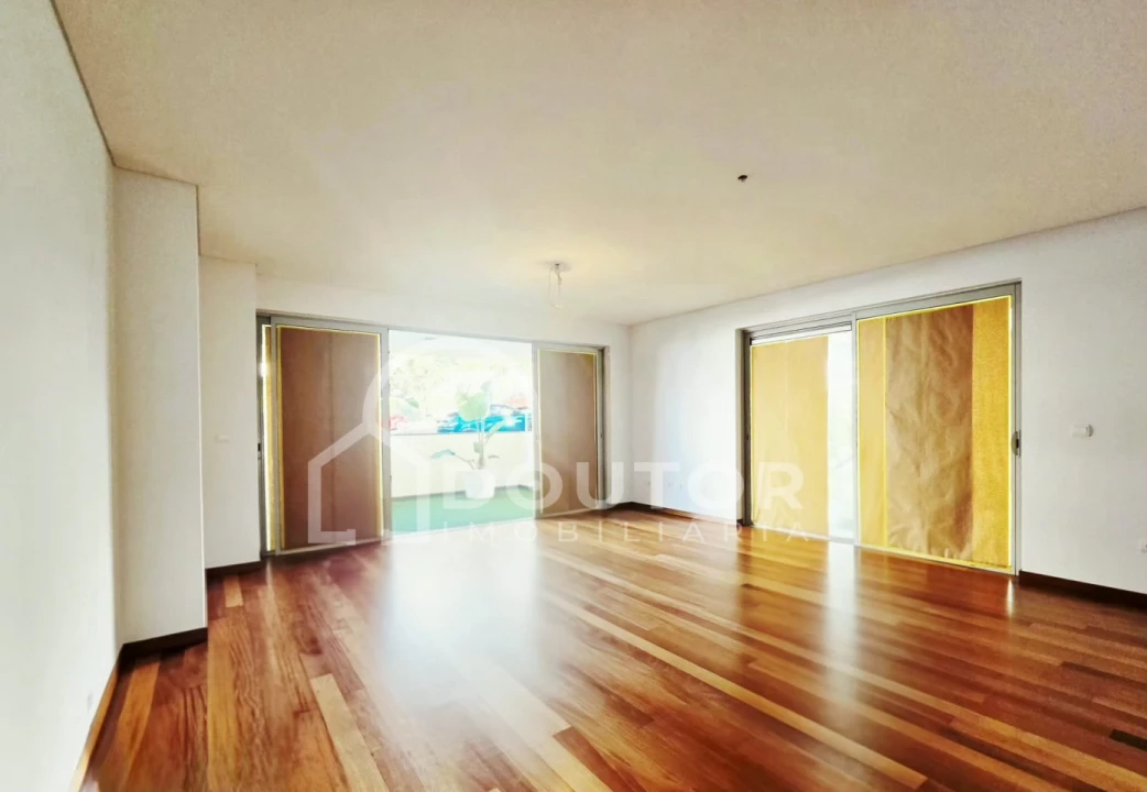 Apartamento T3 para Venda em São Martinho Foto 3