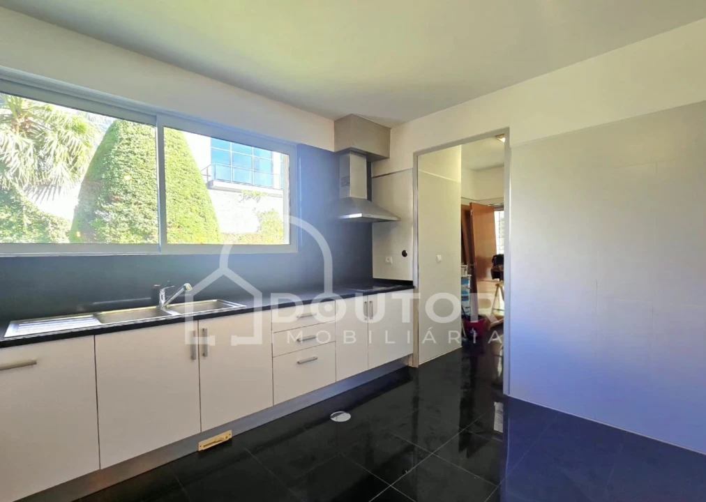 Apartamento T3 para Venda em São Martinho Foto 9