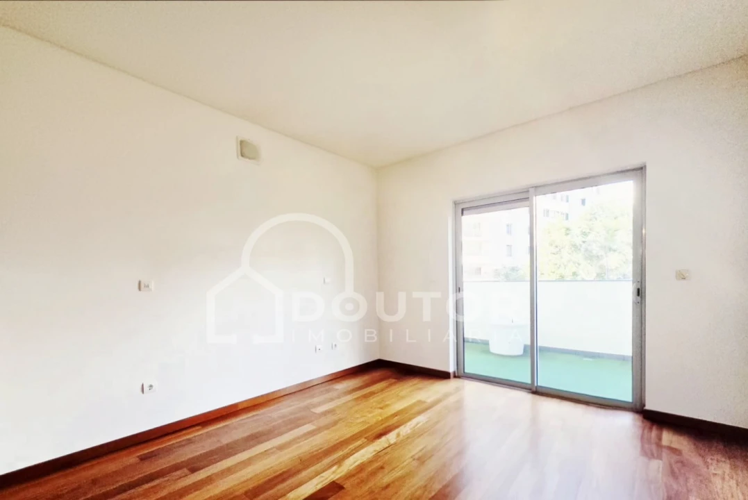 Apartamento T3 para Venda em São Martinho Foto 12