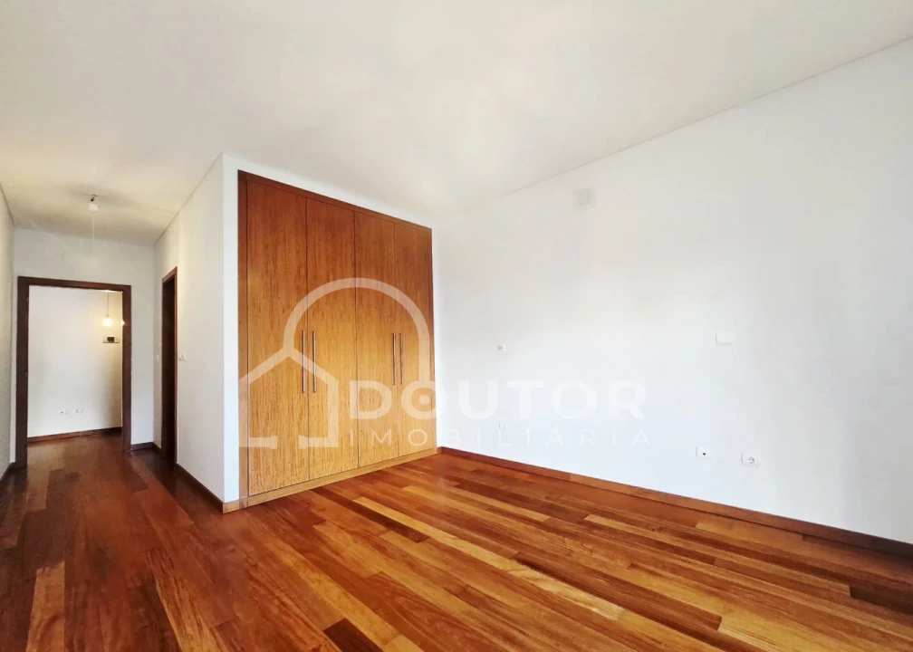 Apartamento T3 para Venda em São Martinho Foto 13