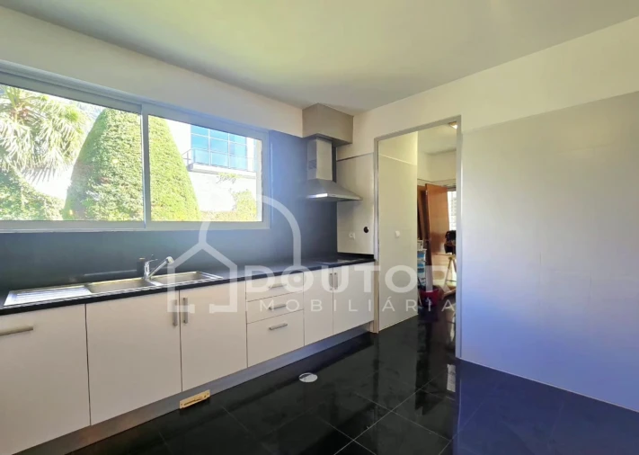 Apartamento T3 para Venda em São Martinho Foto 9