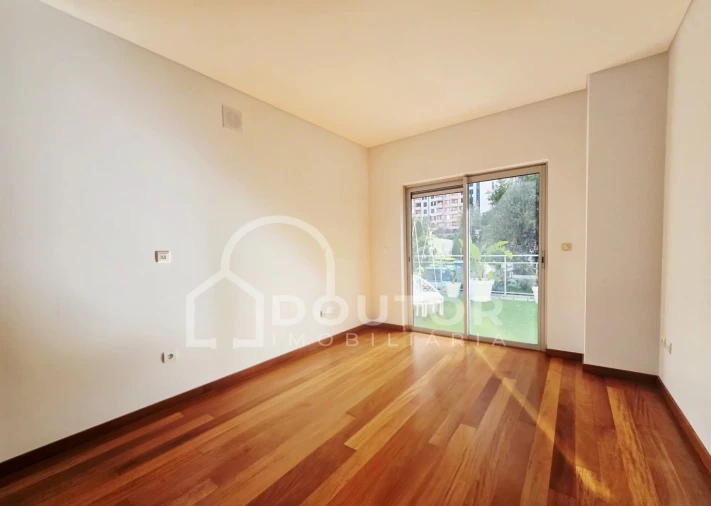 Apartamento T3 para Venda em São Martinho Foto 14