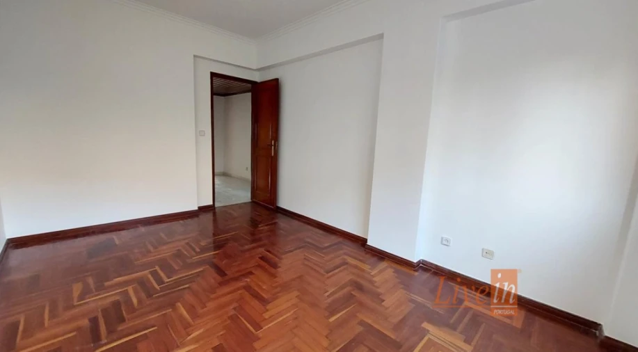 Apartamento T2 para Venda em Queluz e Belas Foto 9