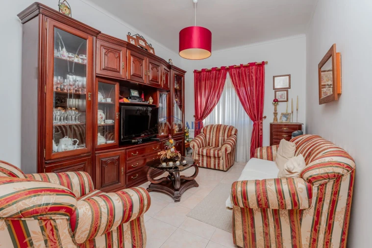 Apartamento T2 para Venda em Barreiro e Lavradio Foto 3