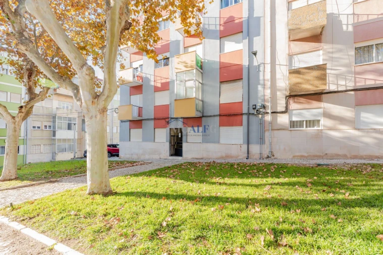 Apartamento T2 para Venda em Barreiro e Lavradio Foto 24
