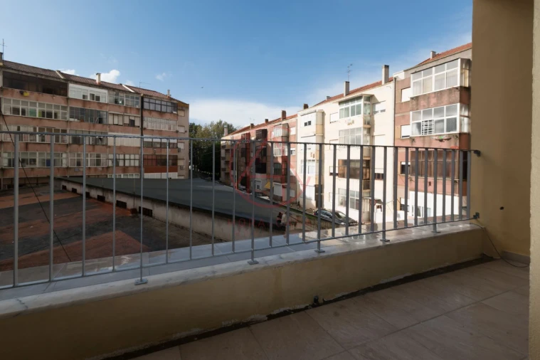 Apartamento T4 para Venda em Alto do Seixalinho, Santo André e Verderena Foto 30