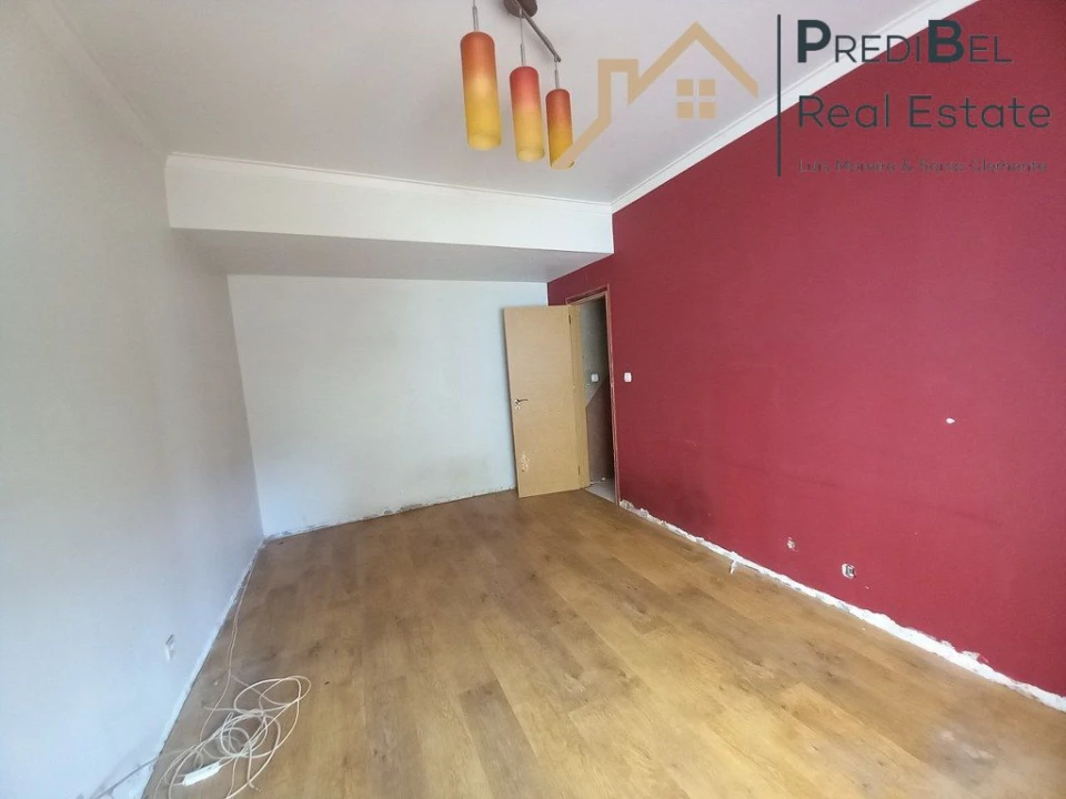 Apartamento T2 para Venda em Póvoa de Santo Adrião e Olival Basto Foto 3