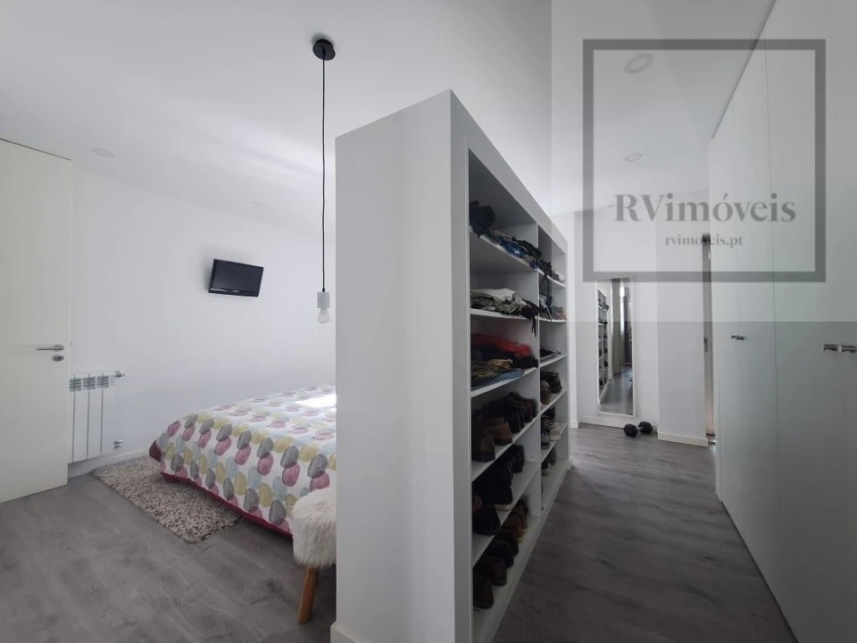 Moradia T4 para Venda em Santa Maria Maior e Monserrate e Meadela Foto 21