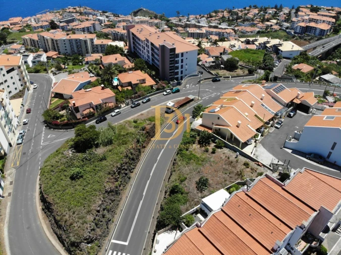 Terreno para Venda em Caniço Foto 9